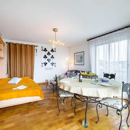 Les Coteaux Du Preconil-5 By Interhome Apartment